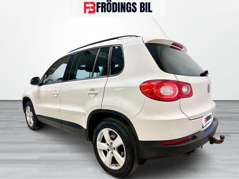 Begagnad VW Tiguan Track & Field 140 HK (102 kW) 2010 Vit SUV