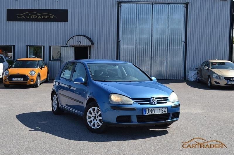 Blå Begagnad 2004 VW Golf IV Comfortline Halvkombi | 23 900 kr (Bra pris) - Bild 1/4