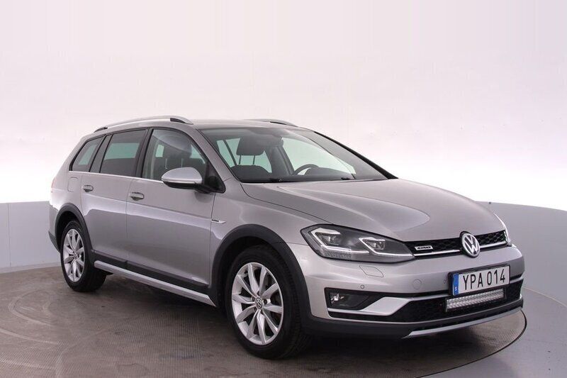 Silver Begagnad 2018 VW Golf Alltrack Kombi | 159 000 kr (Bra pris) - Bild 1/4