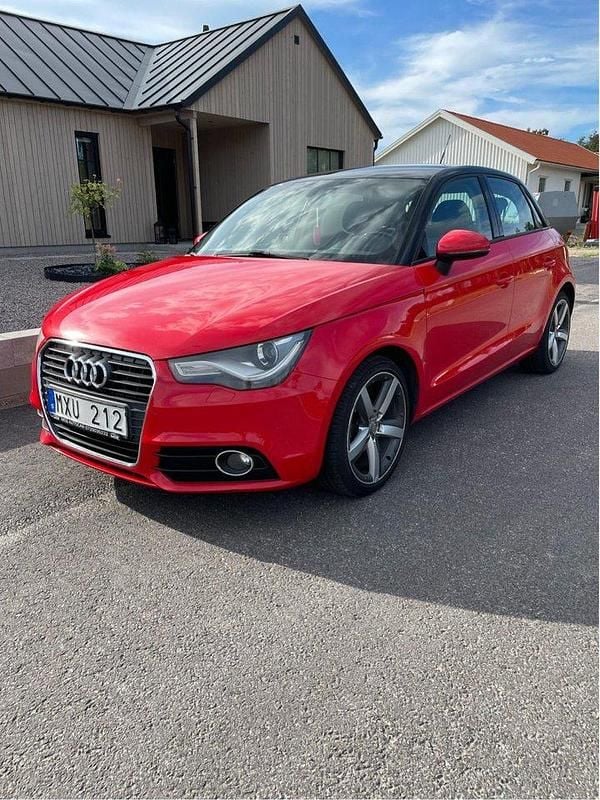 Röd Begagnad 2013 Audi A1 Sportback Halvkombi | 67 000 kr (Bra pris) - Bild 1/4