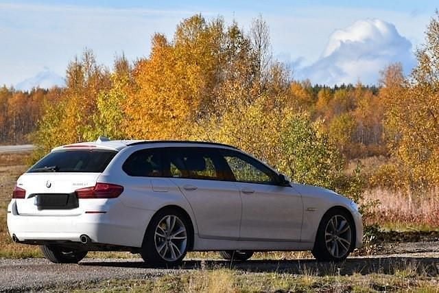 Vit Begagnad 2015 BMW 535 Luxury Line Kombi | 229 000 kr (Bra pris) - Bild 1/4