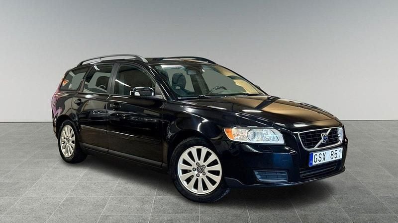 Svart Begagnad 2007 Volvo V50 Kinetic Kombi | 39 900 kr (Marknadspris) - Bild 1/4
