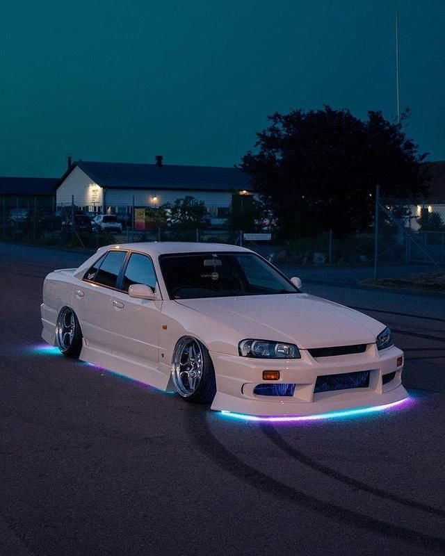Vit Begagnad 2000 Nissan Skyline GT Sportkupé | 270 000 kr - Bild 1/4