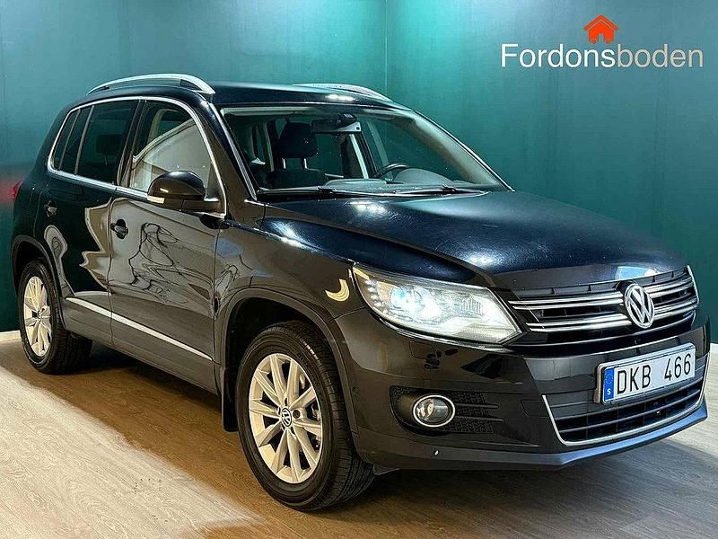 Svart Begagnad 2012 VW Tiguan Sportline SUV | 94 800 kr (Marknadspris) - Bild 1/3