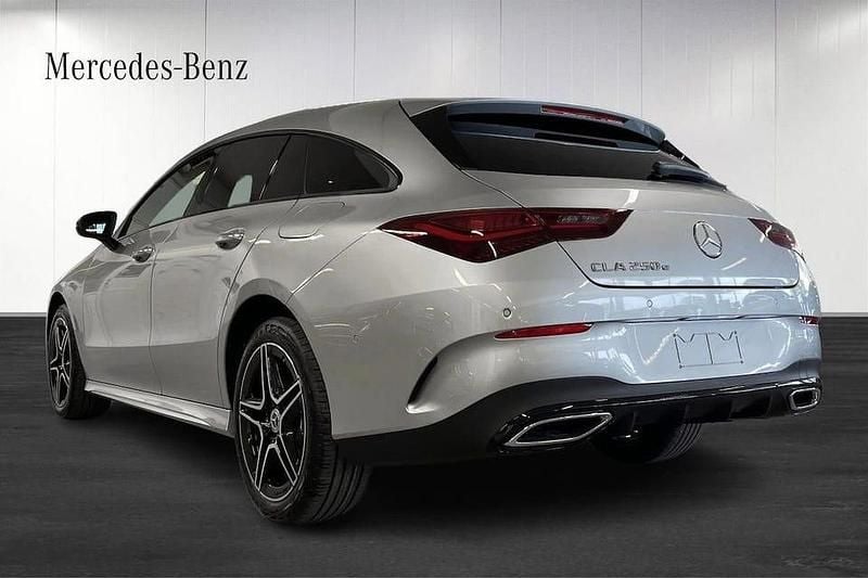 Begagnad Mercedes CLA250e Shooting Brake Advanced Plus 218 HK (160 kW) 2024 Silver Kombi