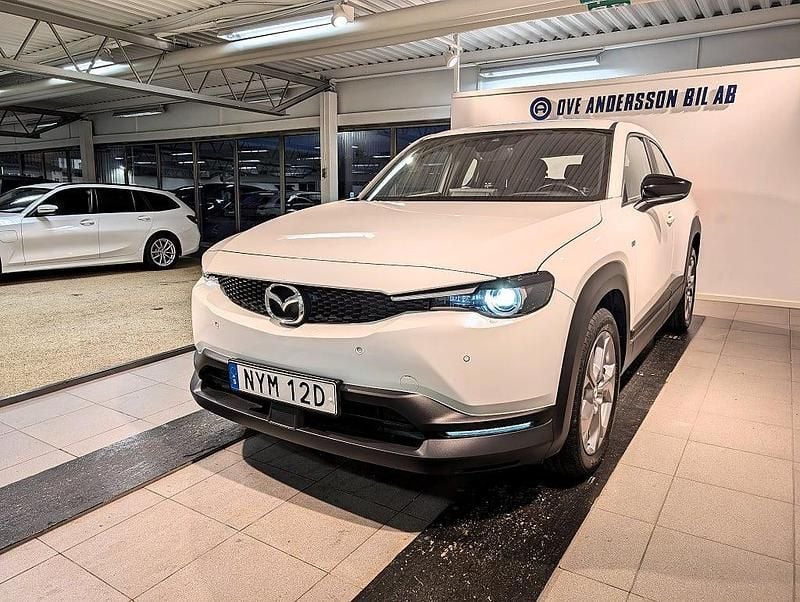Begagnad Mazda MX30 Sky 107 kW (146 HK) 2022 Vit SUV