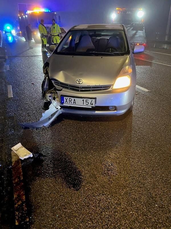 Begagnad 2006 Toyota Prius Halvkombi | 33 900 kr (Superpris) - Bild 1/2