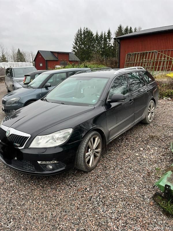 Begagnad 2010 Skoda Octavia RS Kombi | 27 000 kr (Marknadspris) - Bild 1/3