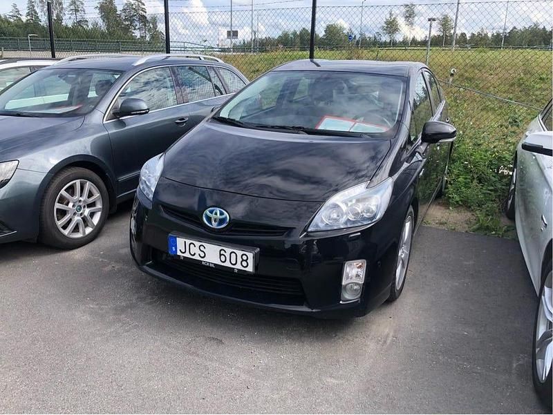 Begagnad 2011 Toyota Prius Executive Sportkupé | 95 000 kr - Bild 1/4