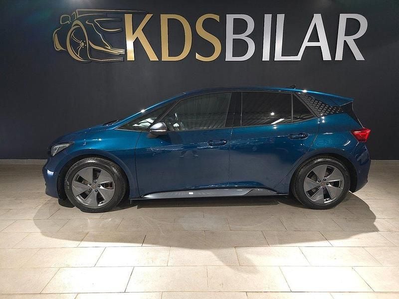 Blå Begagnad 2022 Cupra Born Halvkombi | 233 900 kr (Marknadspris) - Bild 1/4