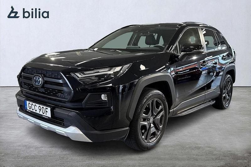 Svart Begagnad 2022 Toyota RAV4 Hybrid SUV | 389 900 kr (Bra pris) - Bild 1/3