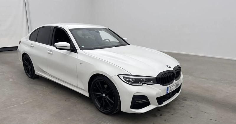 Begagnad 2021 BMW 320 Sedan | 335 000 kr - Bild 1/4