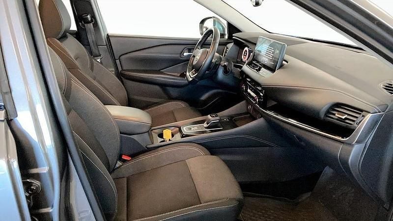 Begagnad Nissan Qashqai 360º 158 HK (116 kW) 2023 Grå SUV