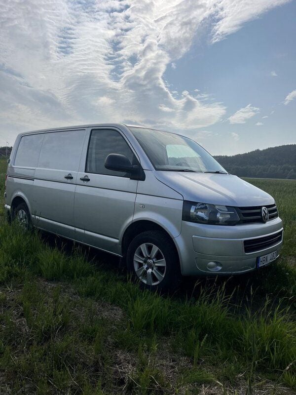 Silver Begagnad 2013 VW T5 Van | 105 000 kr (Superpris) - Bild 1/4