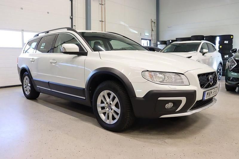 Begagnad Volvo XC70 Momentum 181 HK (133 kW) 2016 Vit Kombi