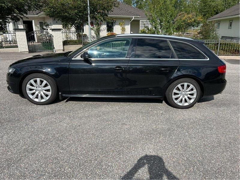 Svart Begagnad 2010 Audi A4 S-Line Kombi | 75 000 kr (Lite dyr) - Bild 1/4