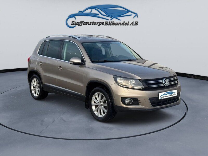 Begagnad VW Tiguan Sport 161 HK (118 kW) 2011 Ljusgrå SUV