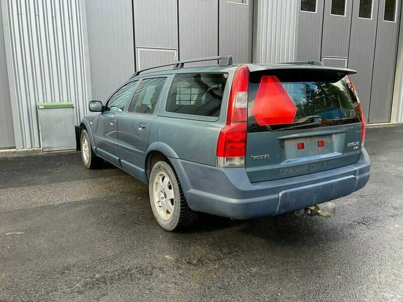 Begagnad Volvo V70 200 HK (147 kW) 2001 Grön Kombi