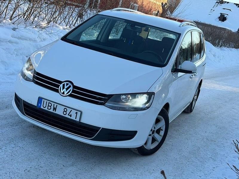 Begagnad VW Sharan 140 HK (102 kW) 2014 Minibuss