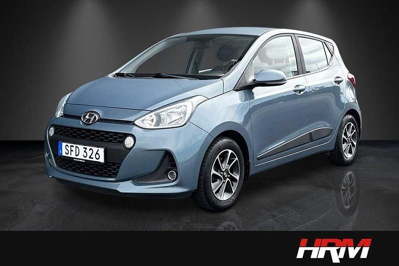 Blå Begagnad 2018 Hyundai i10 Premium Halvkombi | 109 900 kr (Marknadspris) - Bild 1/4