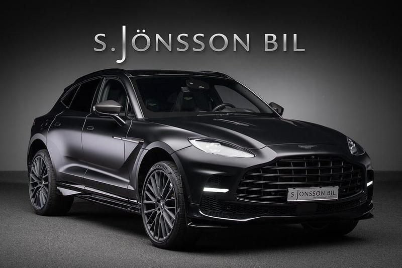 Satin onyx black Begagnad 2023 Aston Martin DBX 707 SUV | 2 049 000 kr - Bild 1/4