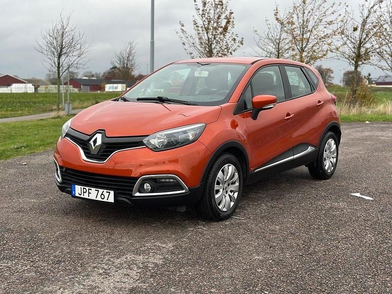 Orange Begagnad 2014 Renault Captur SUV | 87 500 kr (Marknadspris) - Bild 1/4
