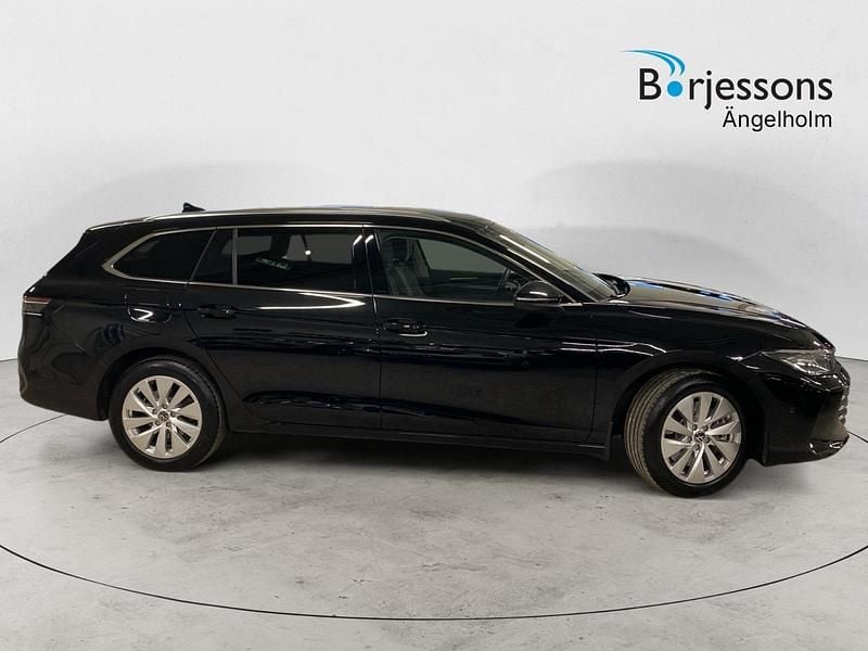 Begagnad VW Passat Business 207 HK (152 kW) 2024 Svart Kombi