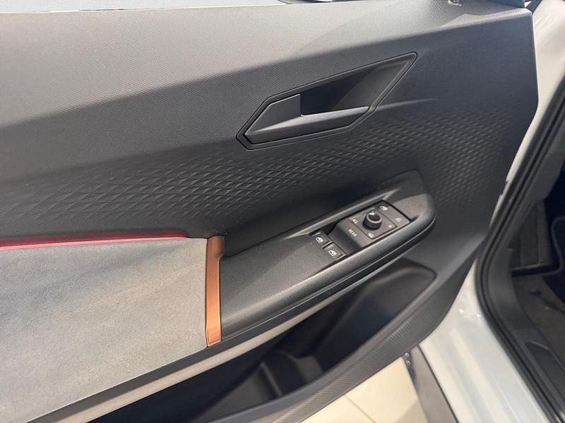 Begagnad Cupra Born 169 kW (231 HK) 2024 Vit Halvkombi