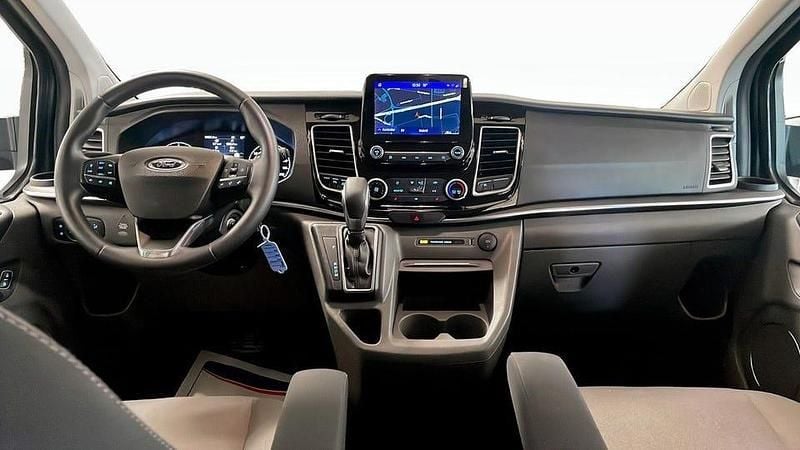 Begagnad Ford Tourneo 170 HK (125 kW) 2023 Vit (white) Van