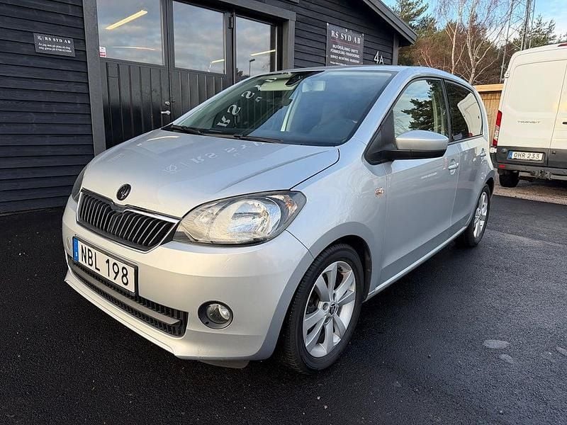 Begagnad Skoda Citigo 60 HK (44 kW) 2012 Silver Halvkombi