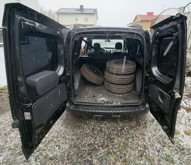 Begagnad Dacia Dokker 115 HK (84 kW) 2013 Minibuss