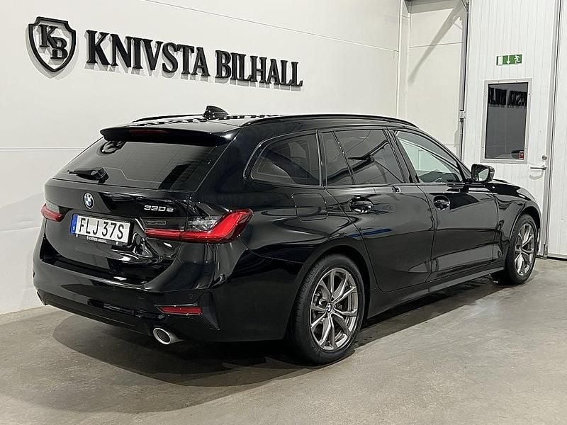 Begagnad BMW 330e Shadowline 184 HK (135 kW) 2020 Svart Kombi