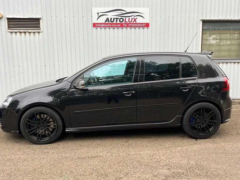 Svart Begagnad 2007 VW Golf V R Halvkombi | 99 900 kr - Bild 1/4