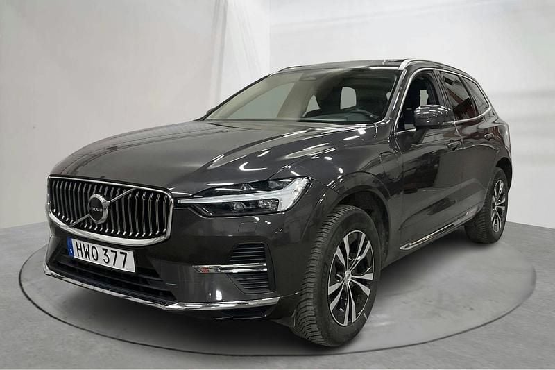 Grå Begagnad 2023 Volvo XC60 Core SUV | 420 000 kr (Bra pris) - Bild 1/4