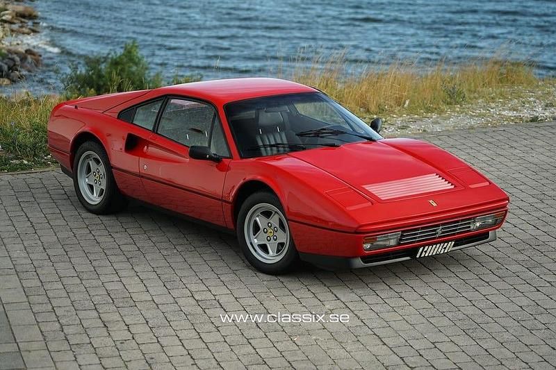Röd Begagnad 1985 Ferrari 328 Sportkupé | 1 785 000 kr - Bild 1/4