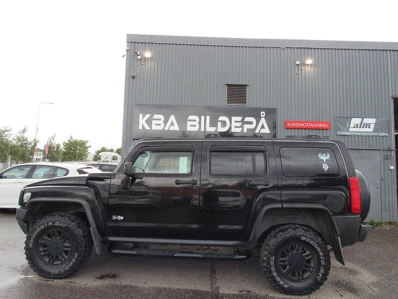 Svart Begagnad 2009 Hummer H3 SUV | 129 900 kr - Bild 1/4
