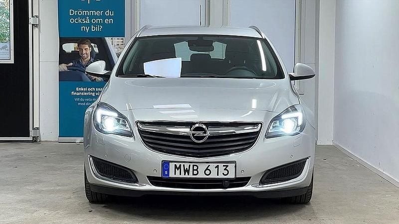Begagnad Opel Insignia 136 HK (100 kW) 2015 Grå Kombi