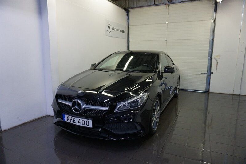 Svart Begagnad 2016 Mercedes CLA220 AMG Sedan | 219 900 kr (Marknadspris) - Bild 1/4