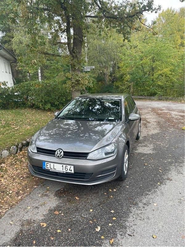 Grå Begagnad 2014 VW Golf VII Halvkombi | 65 000 kr (Bra pris) - Bild 1/4