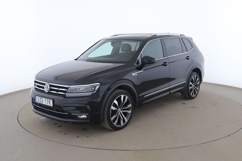 Svart Begagnad 2020 VW Tiguan Allspace R-line SUV | 336 000 kr (Marknadspris) - Bild 1/4