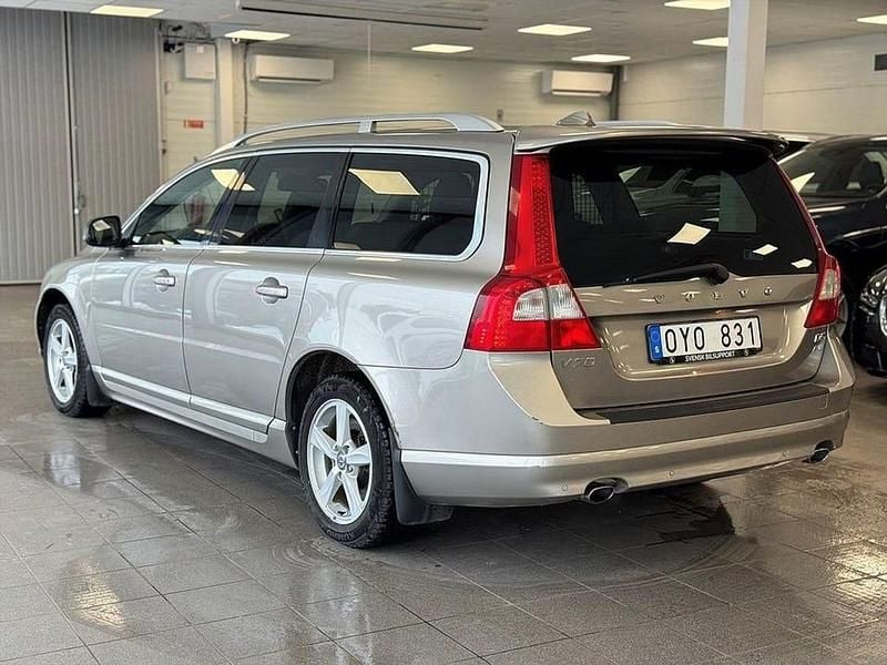 Begagnad Volvo V70 Summum 218 HK (160 kW) 2012 Brun Kombi