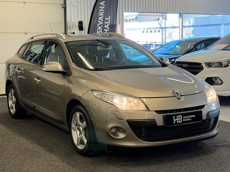 Ljusbrun Begagnad 2011 Renault Mégane GrandTour Kombi | 39 900 kr (Marknadspris) - Bild 1/4