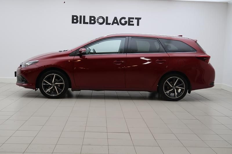 Begagnad Toyota Auris Touring Sports 2017 Röd Kombi