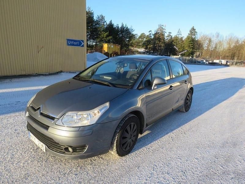 Grå Begagnad 2008 Citroën C4 Halvkombi | 29 000 kr (Bra pris) - Bild 1/4