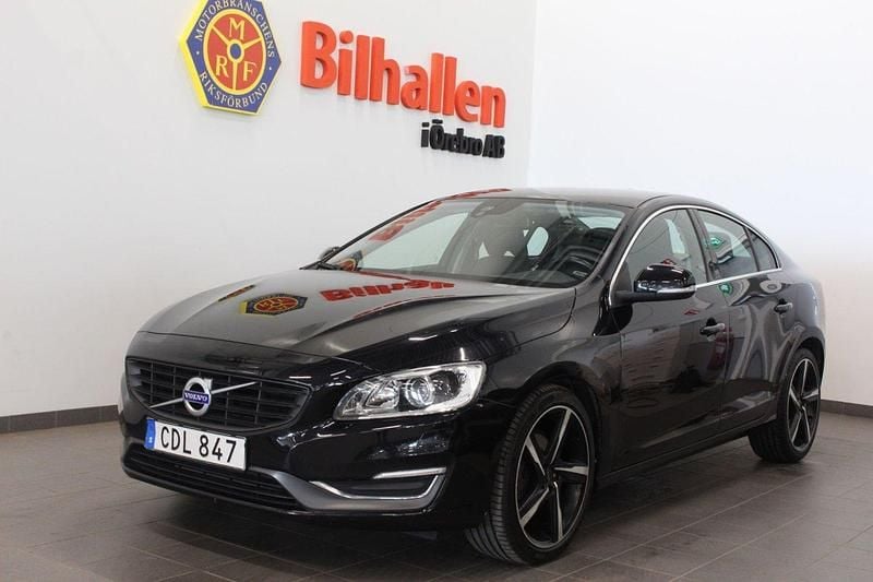 Svart Begagnad 2014 Volvo S60 Momentum Sedan | 169 900 kr (Marknadspris) - Bild 1/4