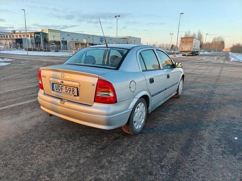 Begagnad Opel Astra 101 HK (74 kW) 2003 Sedan