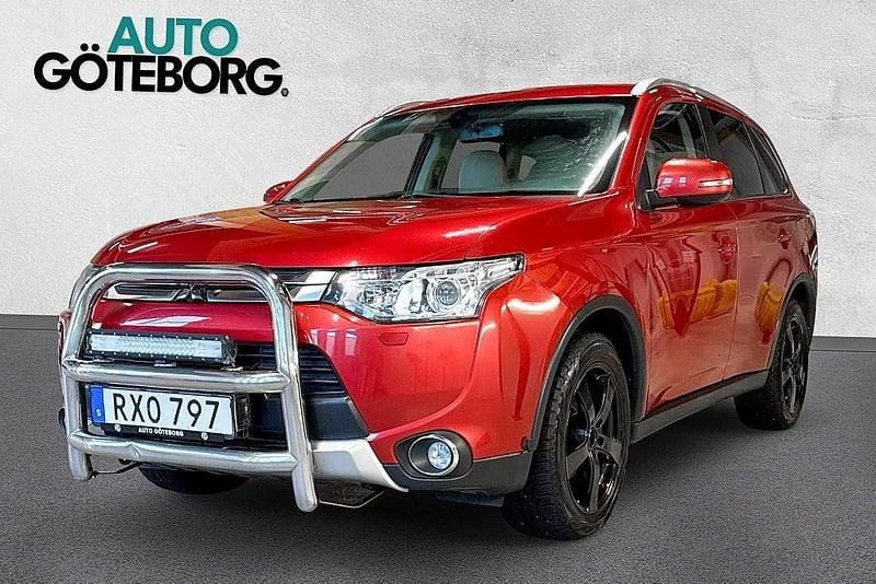 Röd Begagnad 2014 Mitsubishi Outlander SUV | 124 900 kr (Marknadspris) - Bild 1/4