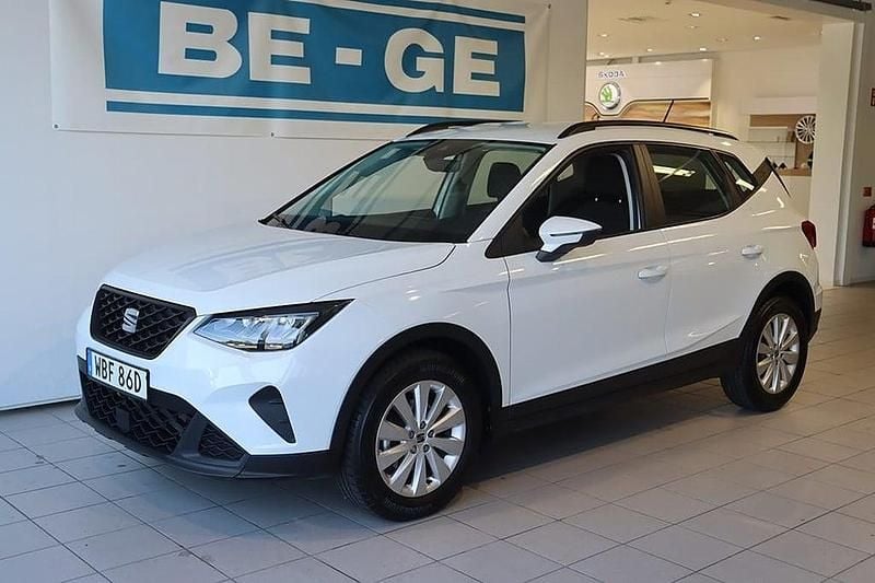 Vit Begagnad 2024 Seat Arona Style SUV | 204 900 kr (Marknadspris) - Bild 1/4