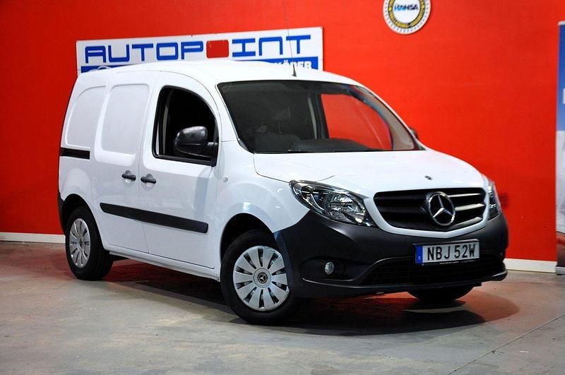 Vit Begagnad 2021 Mercedes Citan 109 Van | 149 900 kr - Bild 1/4