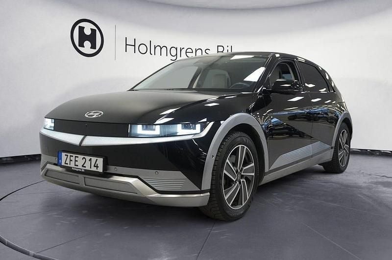 Svart Begagnad 2021 Hyundai Ioniq 5 Advanced SUV | 294 900 kr (Lite dyr) - Bild 1/4